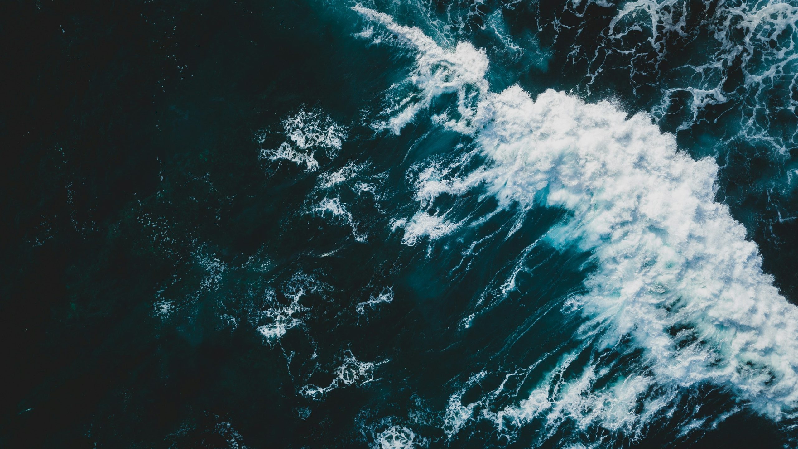 Ivan Bandura - Crashing Waves - Unsplash